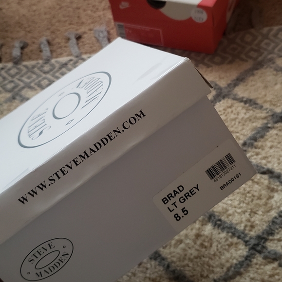 New in box π€ Steve Madden - Picture 7 of 7